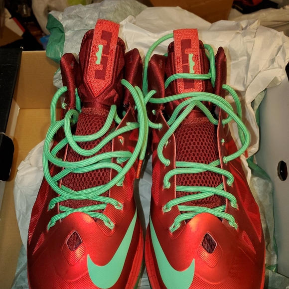 Authentic Lebron X Christmas. Send offers - Picture 2 of 8
